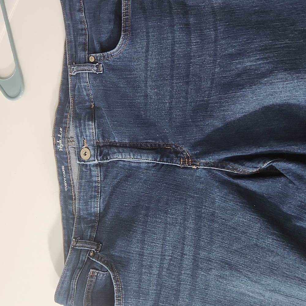 style&company  curvy capri womens size 20 Blue Capri Jeans